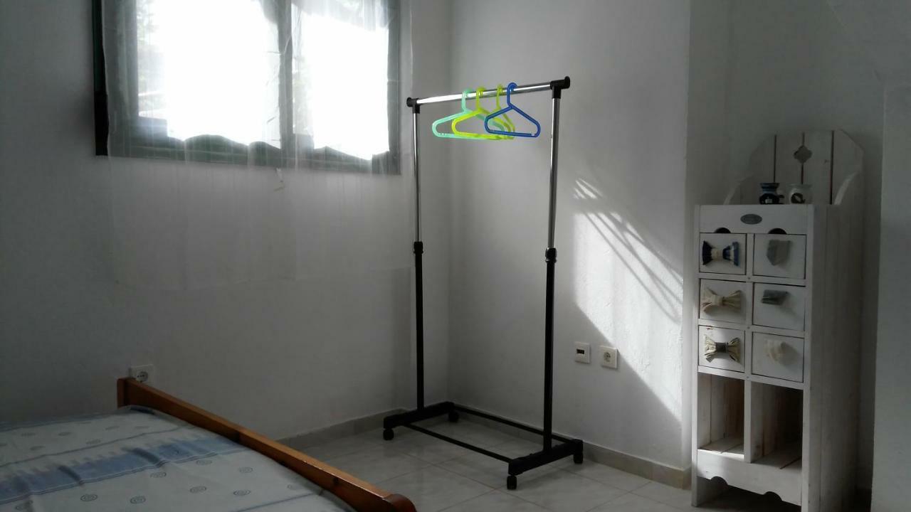 Garden Maisonnette 2-Bedrooms Sleeps 6 Adults 200M From Sandy Beach أسبروبالتا المظهر الخارجي الصورة