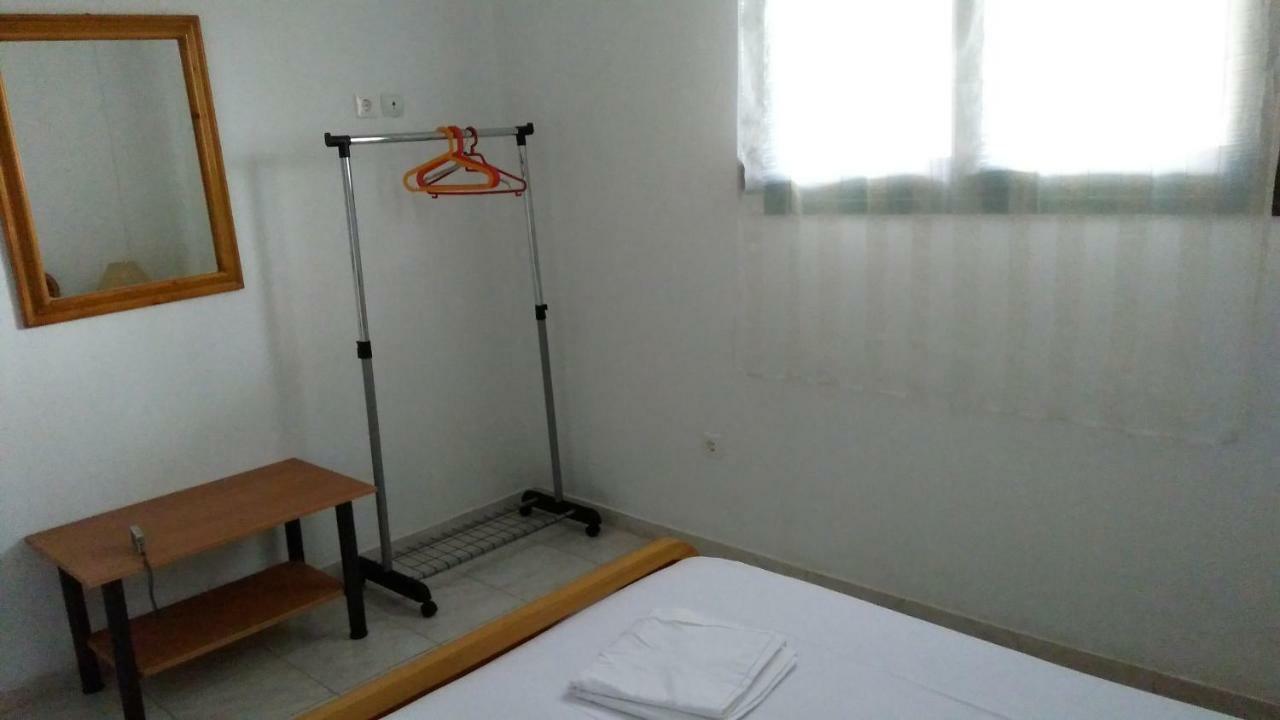 Garden Maisonnette 2-Bedrooms Sleeps 6 Adults 200M From Sandy Beach أسبروبالتا المظهر الخارجي الصورة