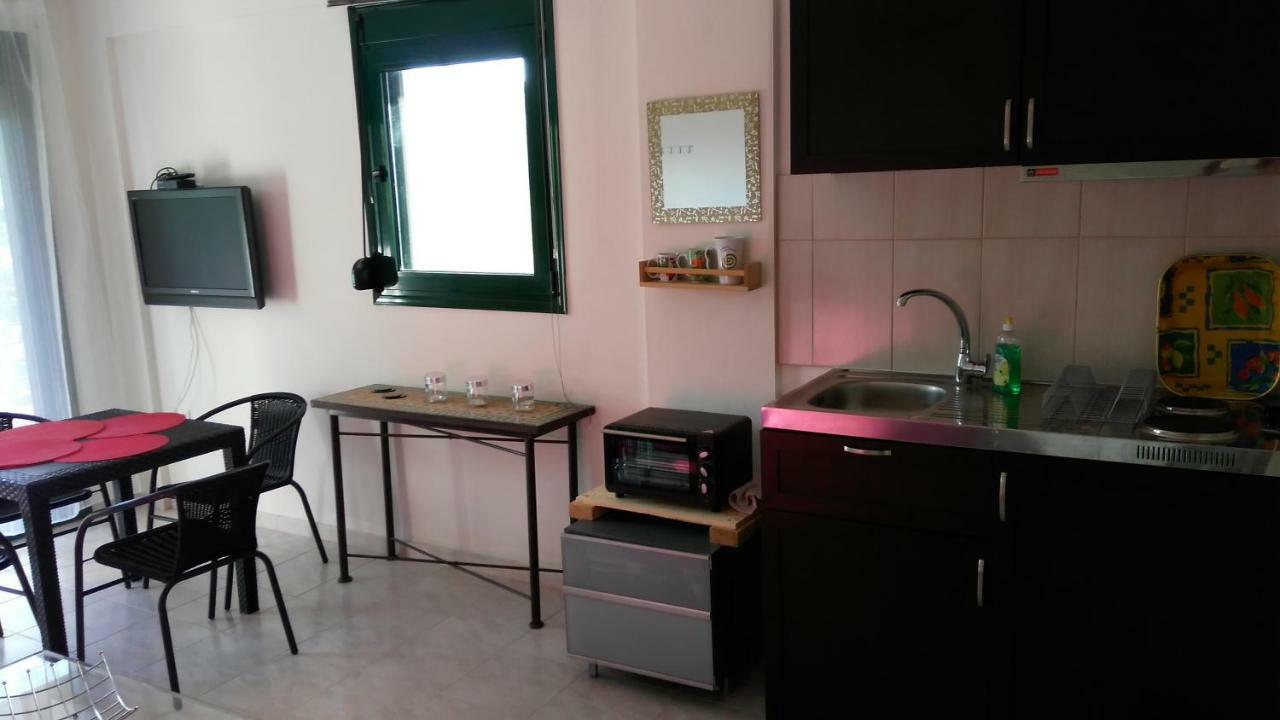 Garden Maisonnette 2-Bedrooms Sleeps 6 Adults 200M From Sandy Beach أسبروبالتا المظهر الخارجي الصورة