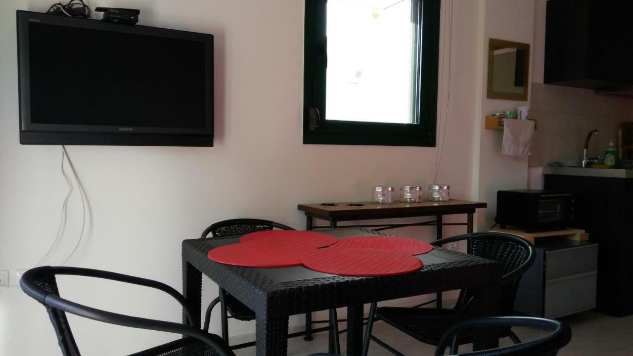 Garden Maisonnette 2-Bedrooms Sleeps 6 Adults 200M From Sandy Beach أسبروبالتا المظهر الخارجي الصورة
